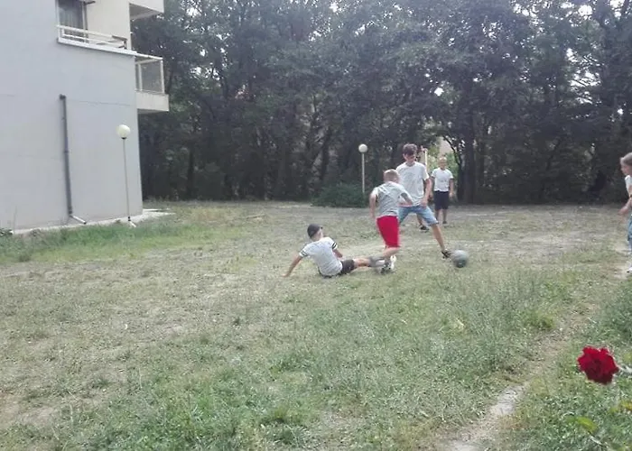 1 In Nikea Park Apartament *